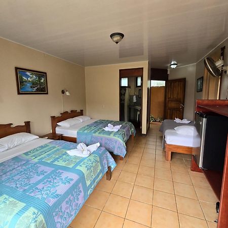 Hotel Iris Arenal La Fortuna 外观 照片