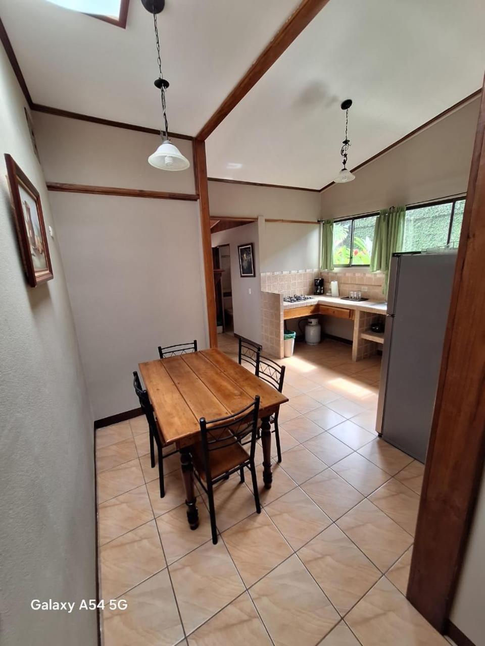 Hotel Iris Arenal La Fortuna 外观 照片