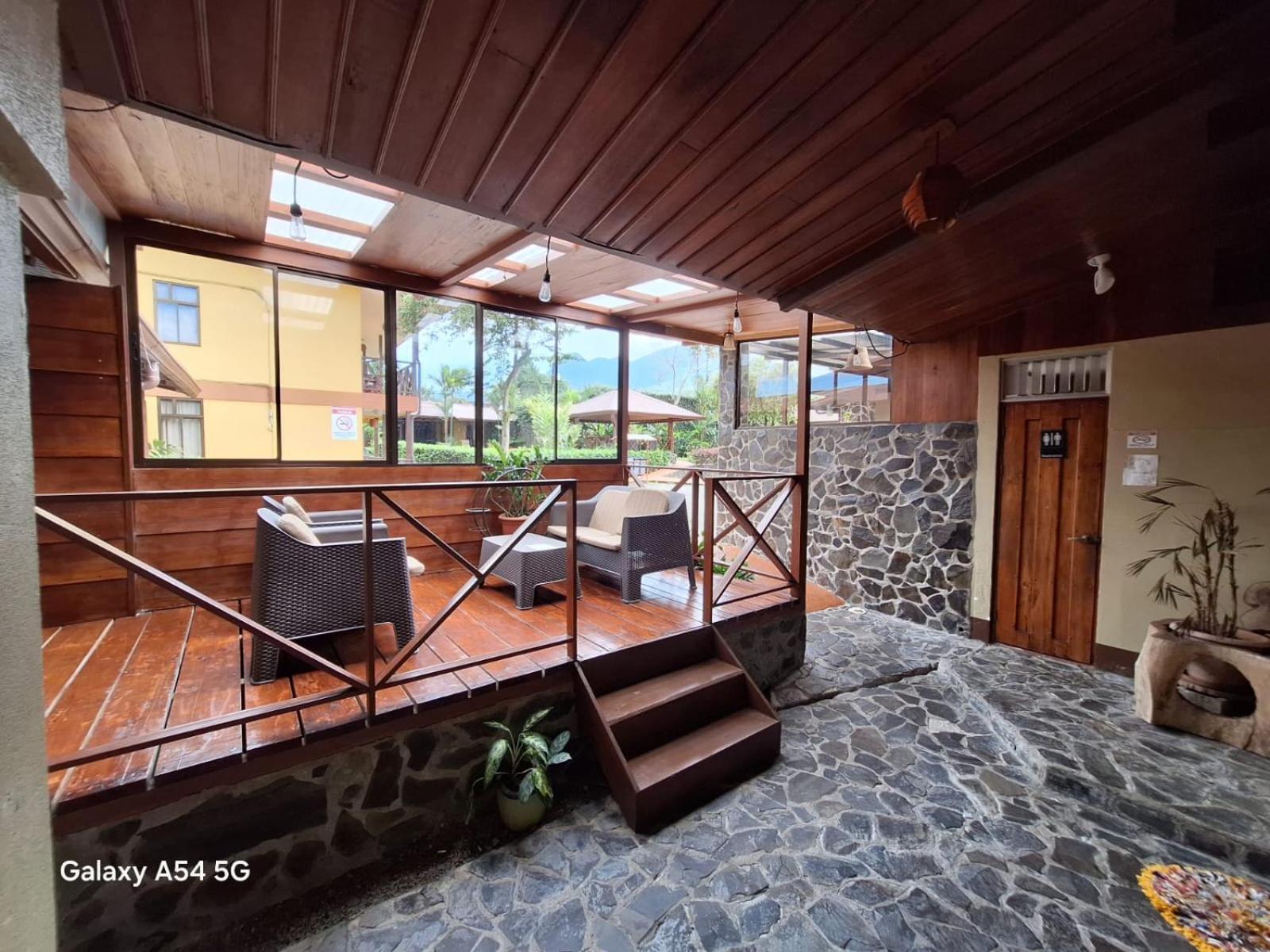 Hotel Iris Arenal La Fortuna 外观 照片
