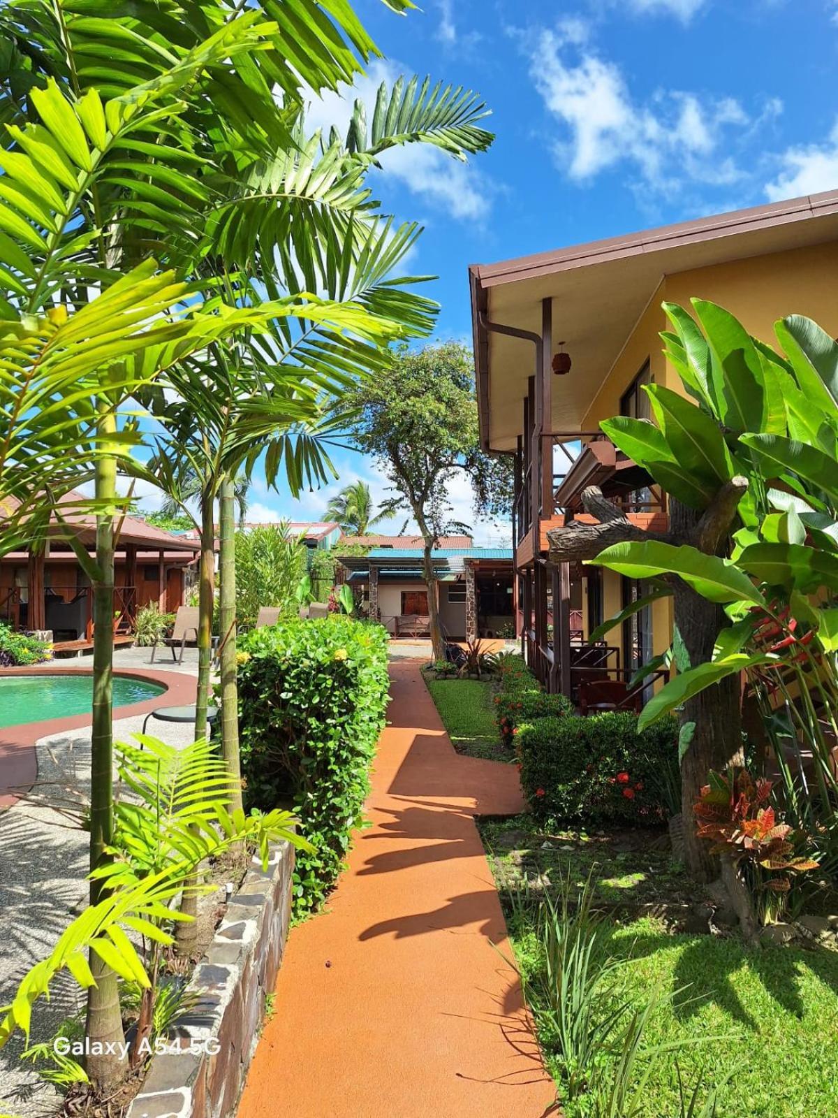 Hotel Iris Arenal La Fortuna 外观 照片