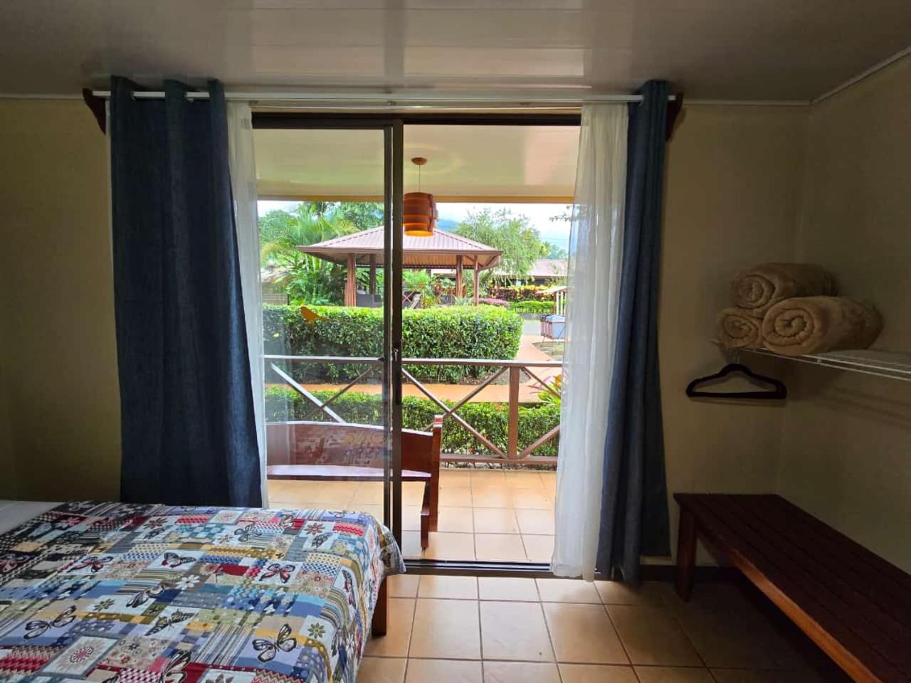 Hotel Iris Arenal La Fortuna 外观 照片