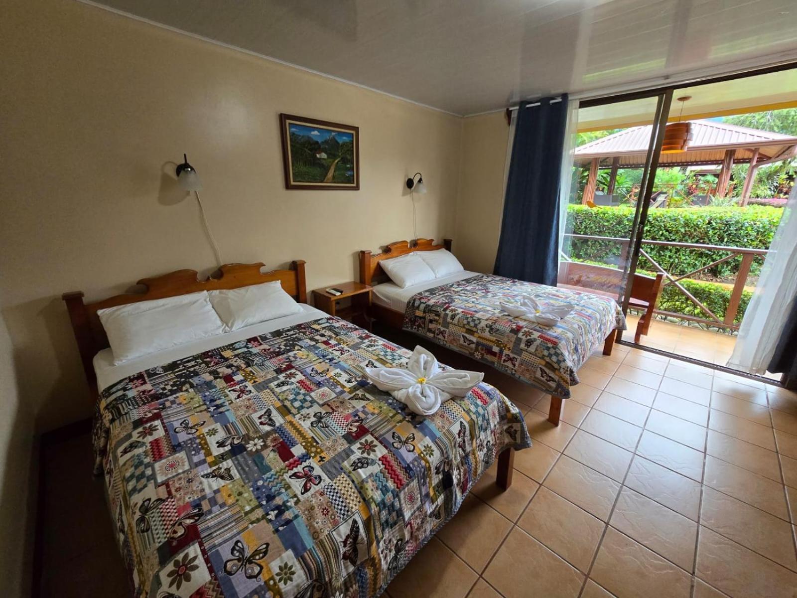 Hotel Iris Arenal La Fortuna 外观 照片
