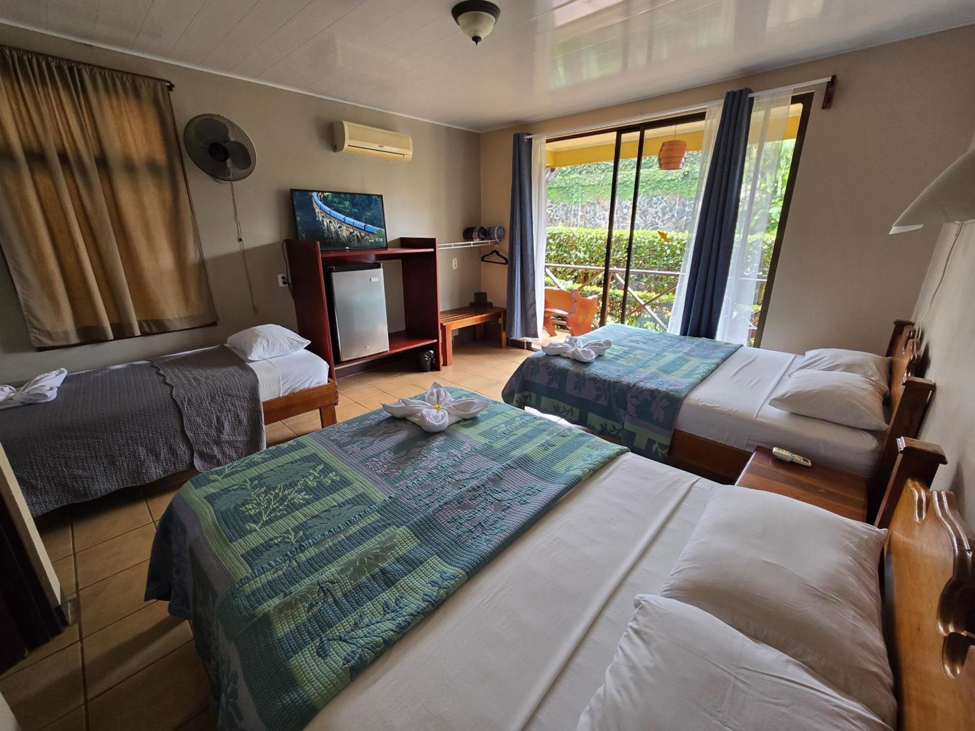 Hotel Iris Arenal La Fortuna 外观 照片