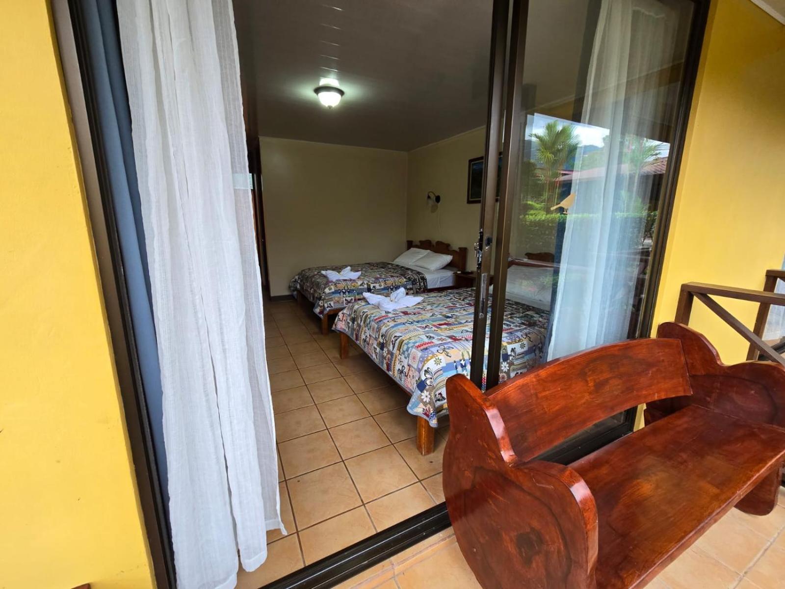 Hotel Iris Arenal La Fortuna 外观 照片