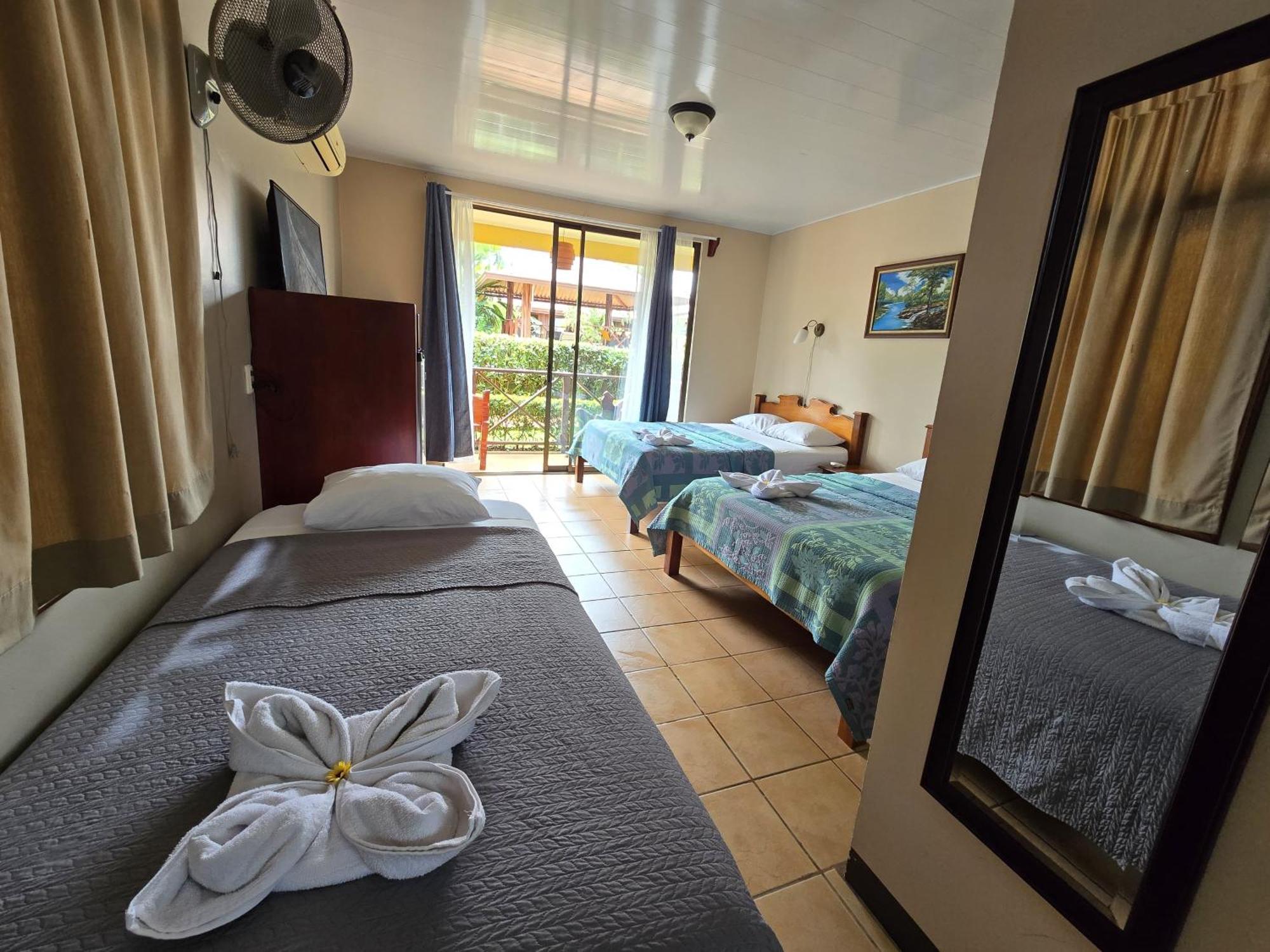 Hotel Iris Arenal La Fortuna 外观 照片