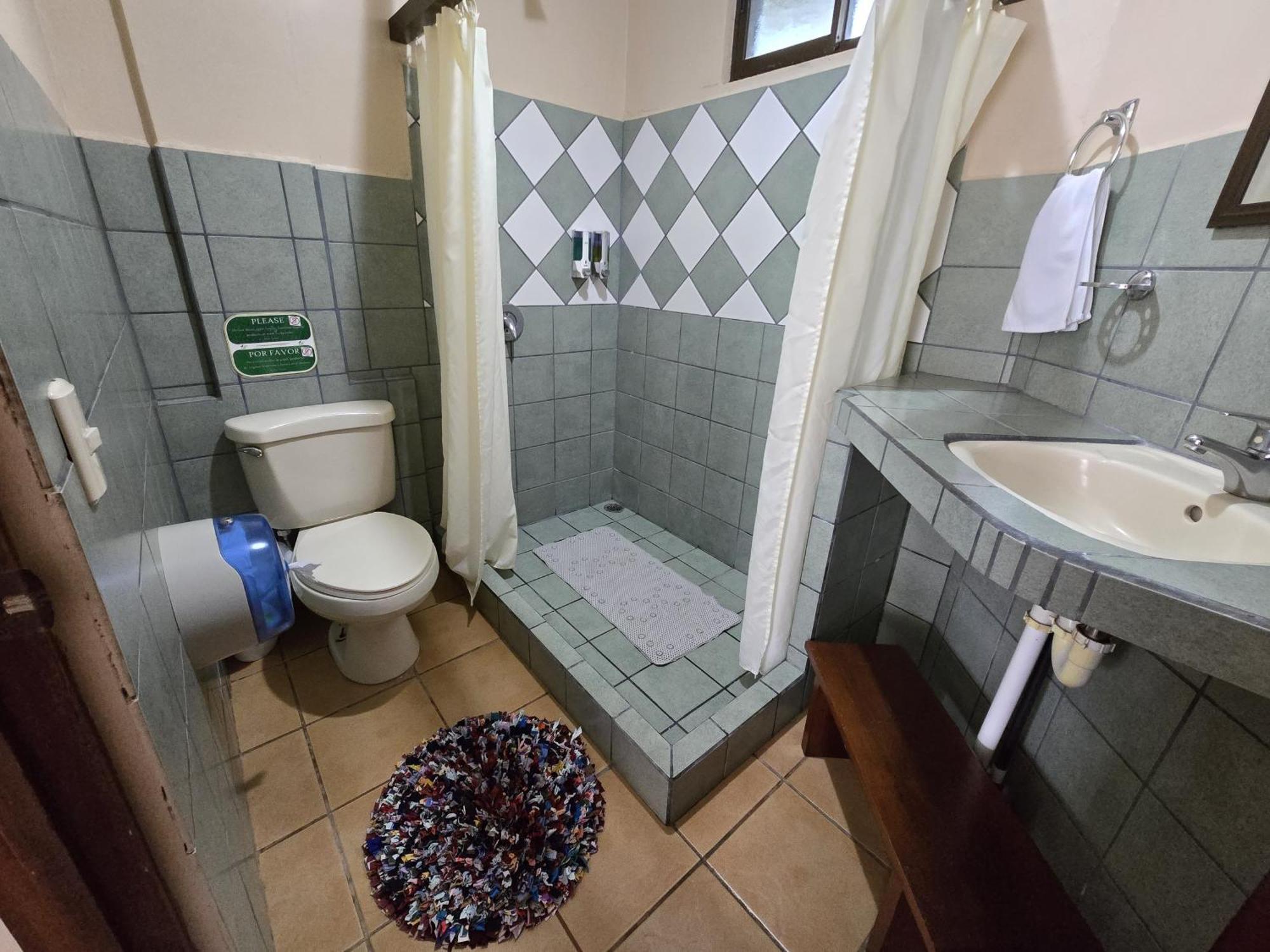 Hotel Iris Arenal La Fortuna 外观 照片