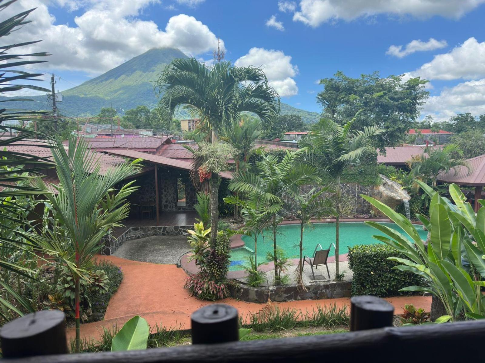 Hotel Iris Arenal La Fortuna 外观 照片