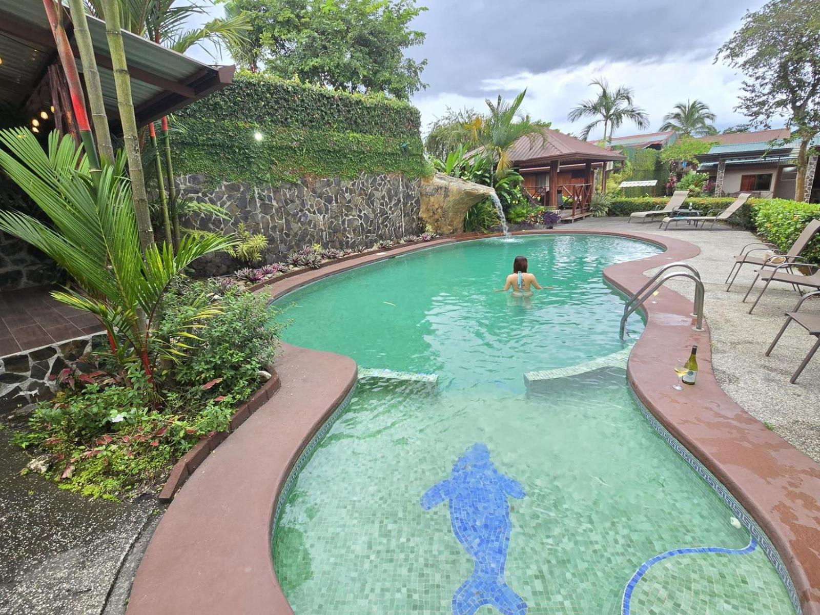 Hotel Iris Arenal La Fortuna 外观 照片