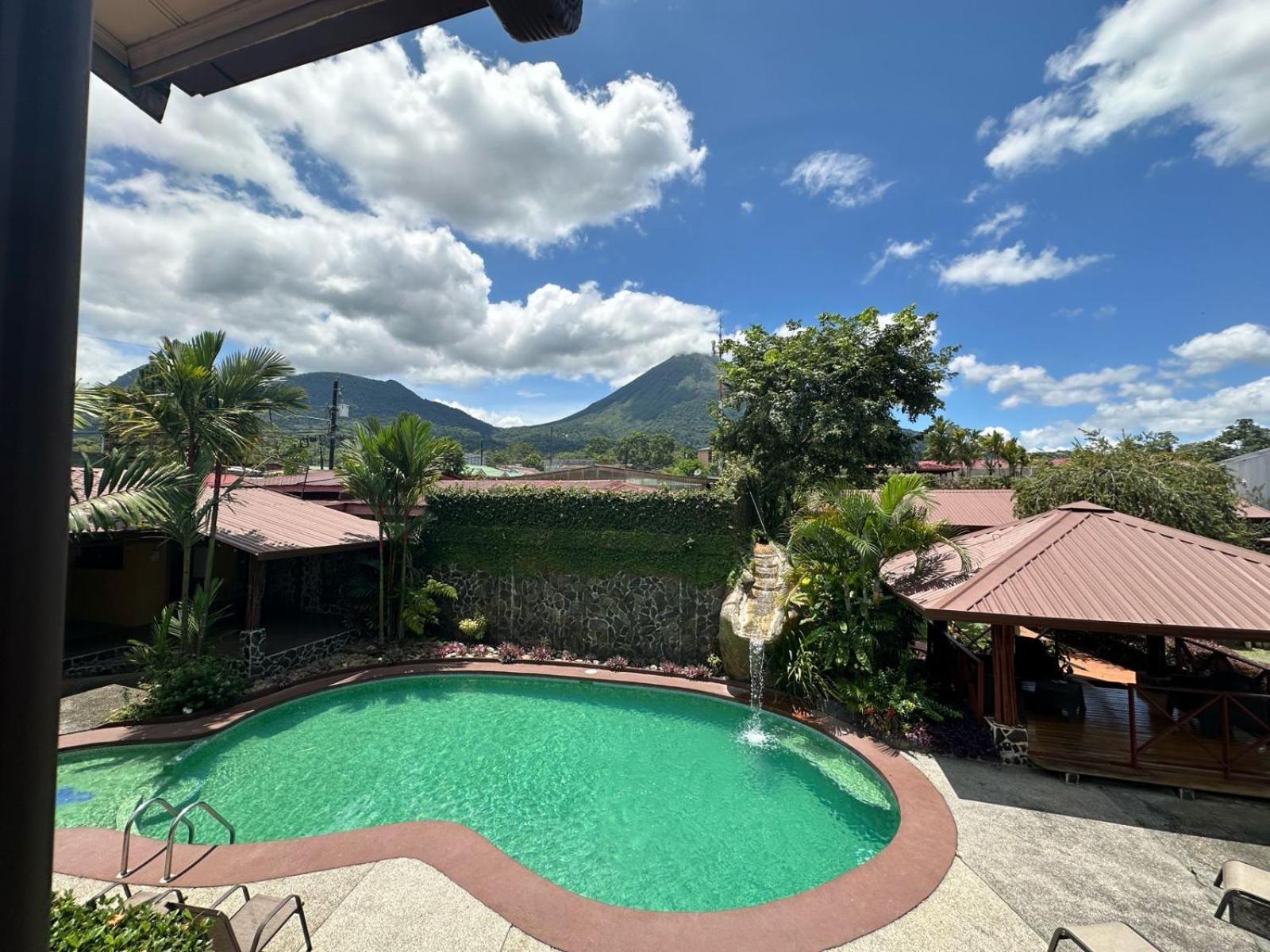 Hotel Iris Arenal La Fortuna 外观 照片