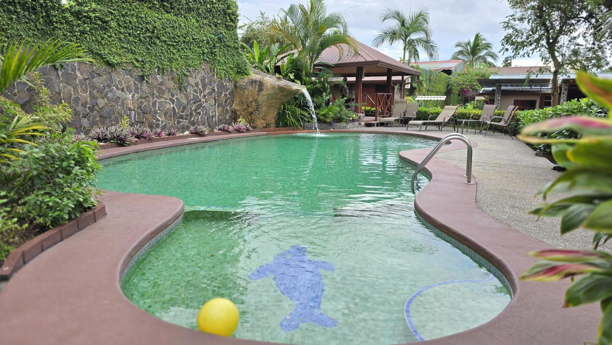 Hotel Iris Arenal La Fortuna 外观 照片